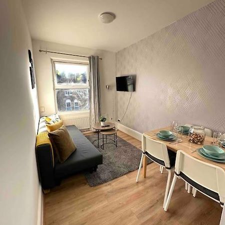 2 Bed Apt Sofa Bed Up To 6 런던 외부 사진