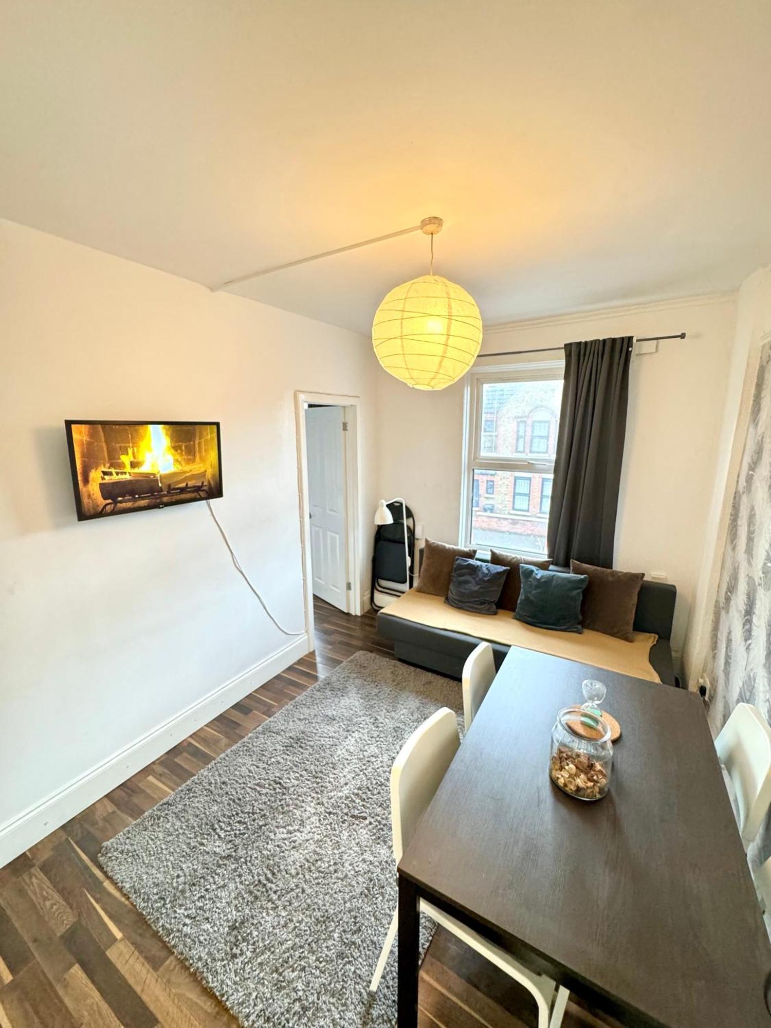 2 Bed Apt Sofa Bed Up To 6 런던 외부 사진