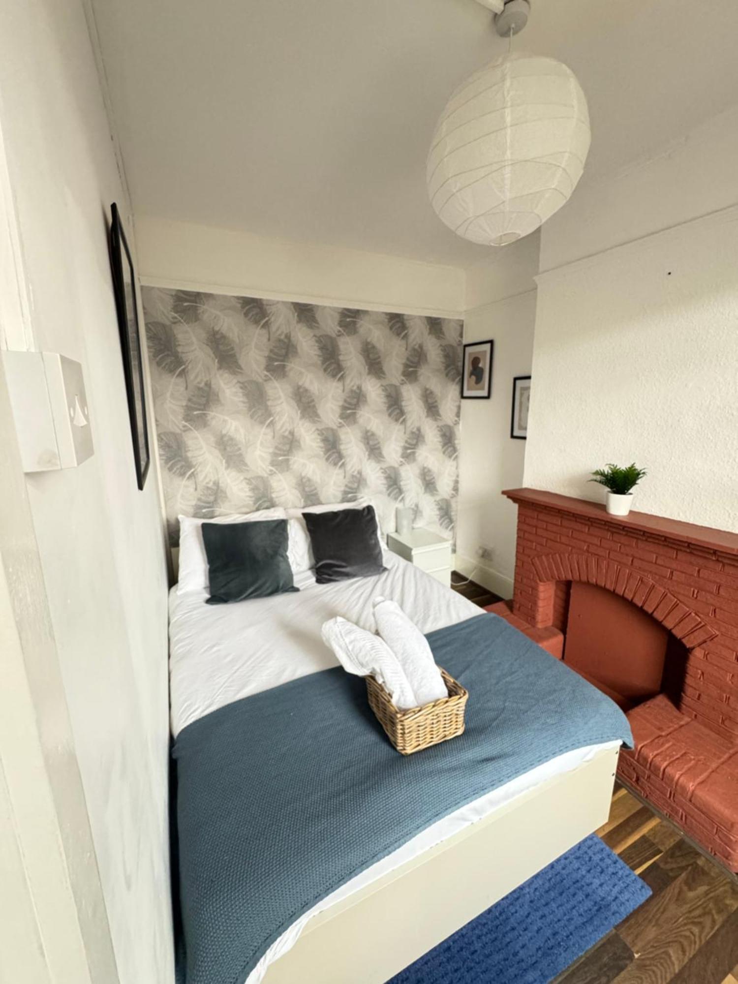 2 Bed Apt Sofa Bed Up To 6 런던 외부 사진