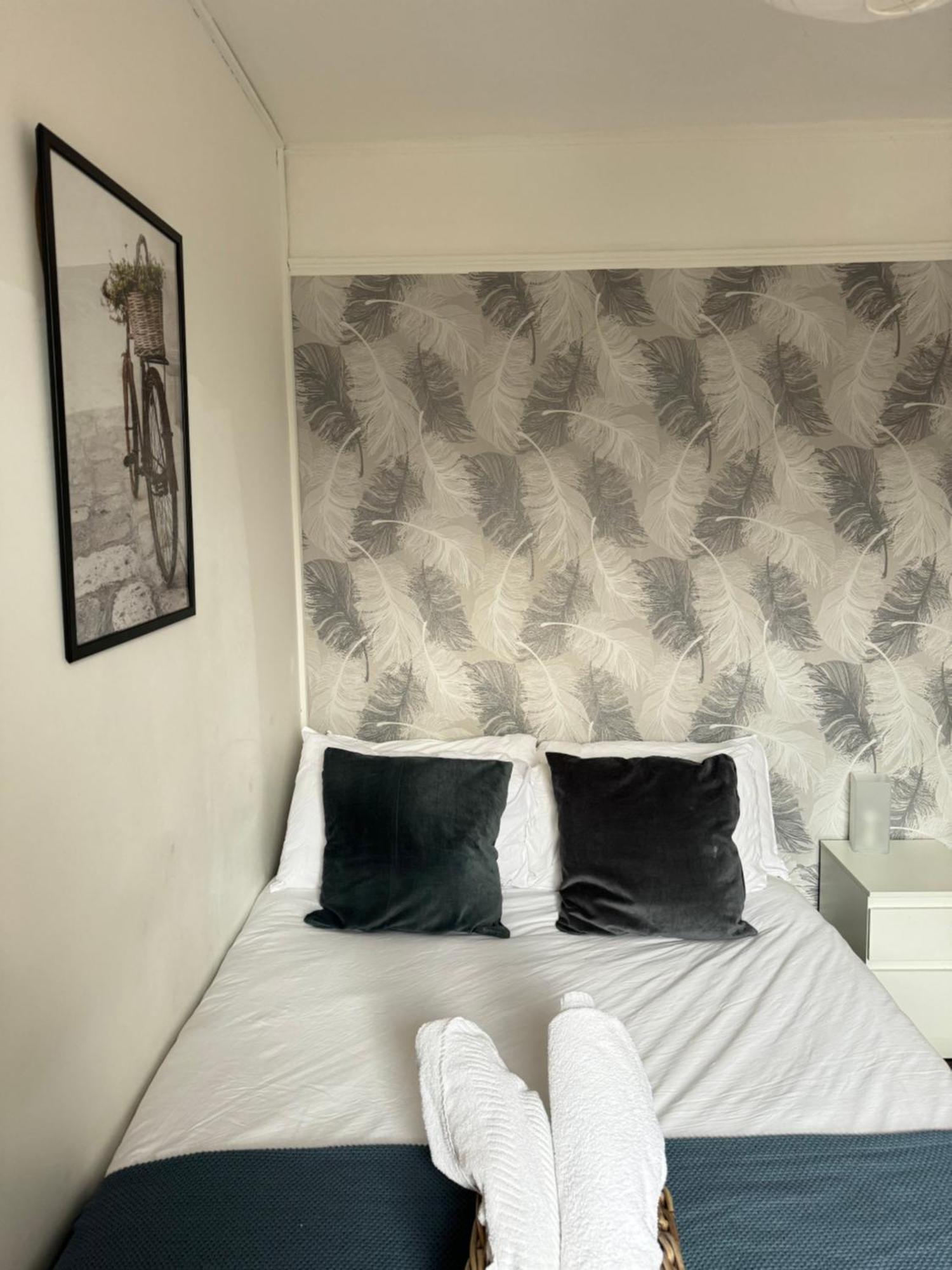2 Bed Apt Sofa Bed Up To 6 런던 외부 사진