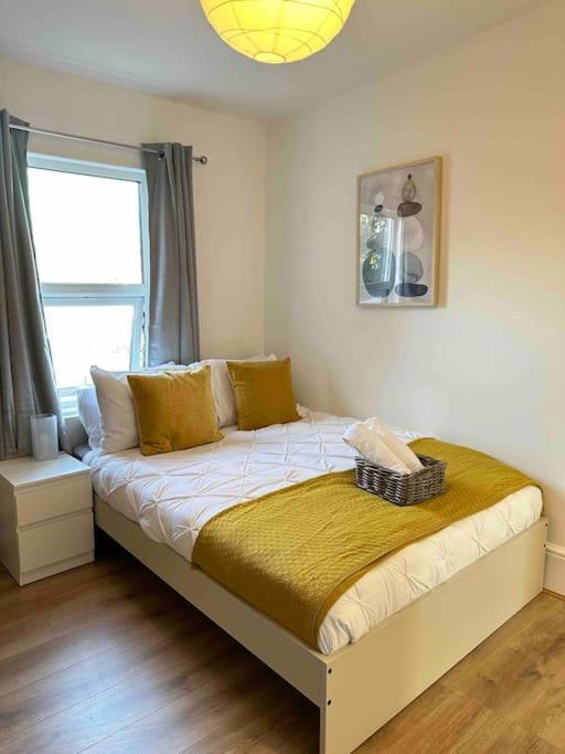 2 Bed Apt Sofa Bed Up To 6 런던 외부 사진