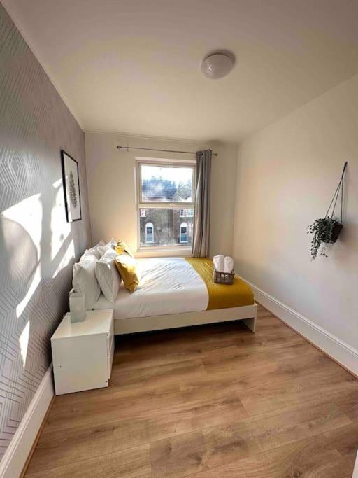 2 Bed Apt Sofa Bed Up To 6 런던 외부 사진