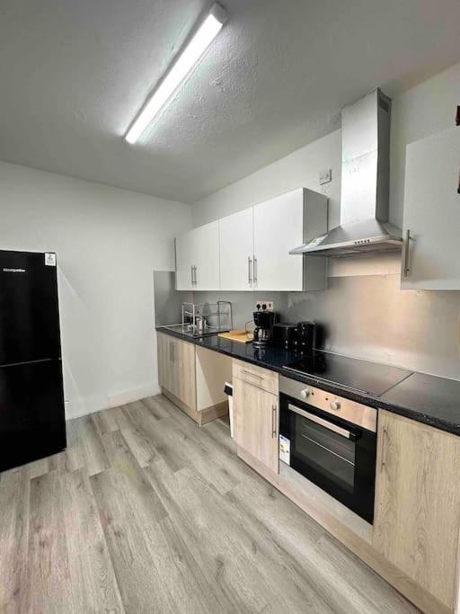 2 Bed Apt Sofa Bed Up To 6 런던 외부 사진