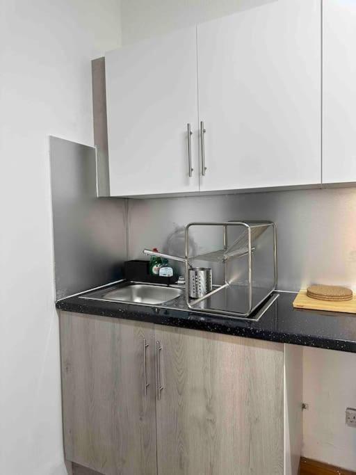 2 Bed Apt Sofa Bed Up To 6 런던 외부 사진