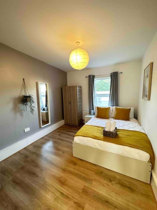 2 Bed Apt Sofa Bed Up To 6 런던 외부 사진